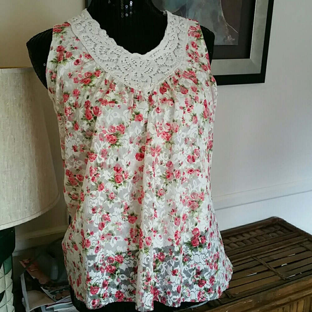 Women's lacy top